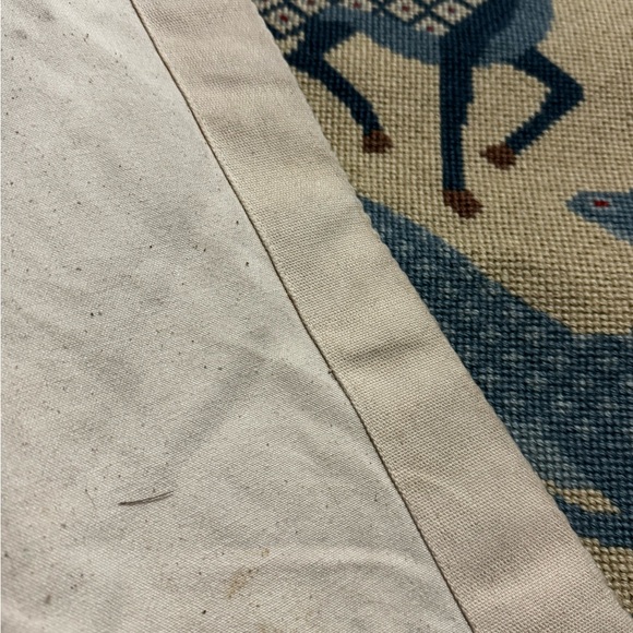 6' Gorgeous Vintage Needlepoint Tapestry - Picture 4 of 7